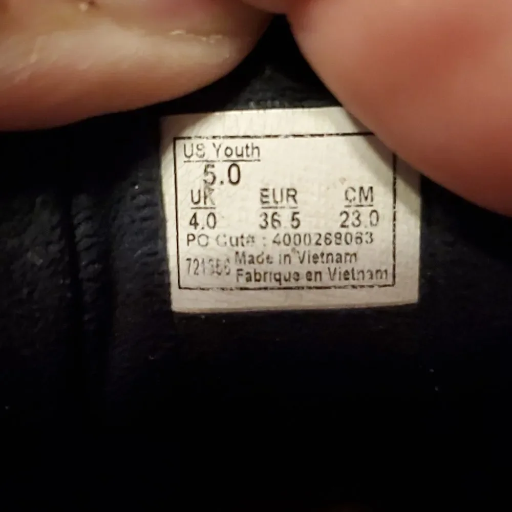 VANS GREY DENIM LOW TOP SKATEBOARDING‎ SHOES & TEE Y SZ 5, women's 6.5